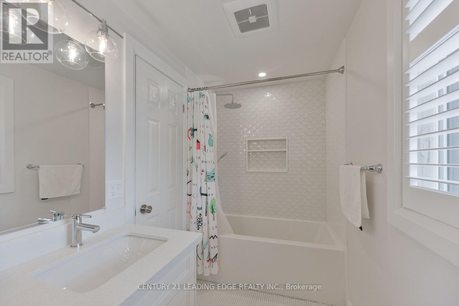 6 Dalecroft Circle, Markham, Ontario  L3R 6J6 - Photo 40 - N13208384