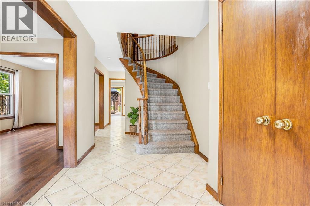 35 Amblecote Place, Hamilton, Ontario  L8W 3E9 - Photo 2 - 40834278