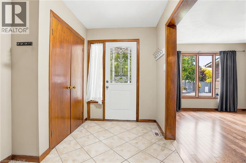 35 Amblecote Place, Hamilton, Ontario  L8W 3E9 - Photo 3 - 40834278