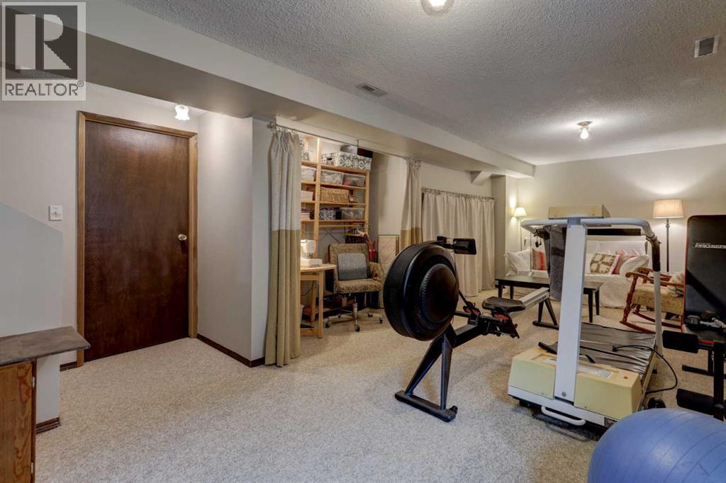 36 Edforth Road Nw, Calgary, Alberta  T3A 3V7 - Photo 27 - A2313208