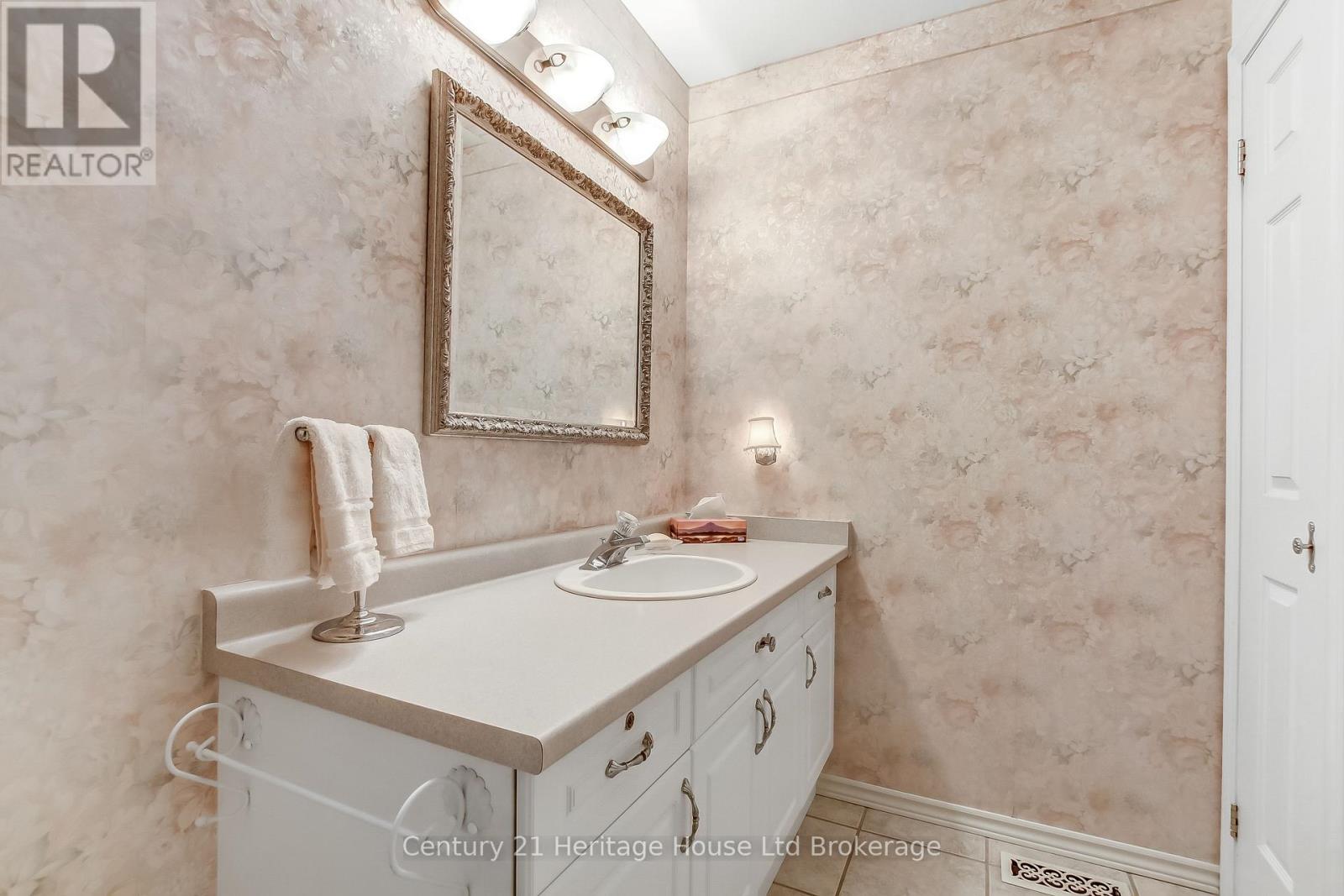 54 - 19 Hanlon Place, Brant, Ontario  N3L 4E7 - Photo 15 - X13208784