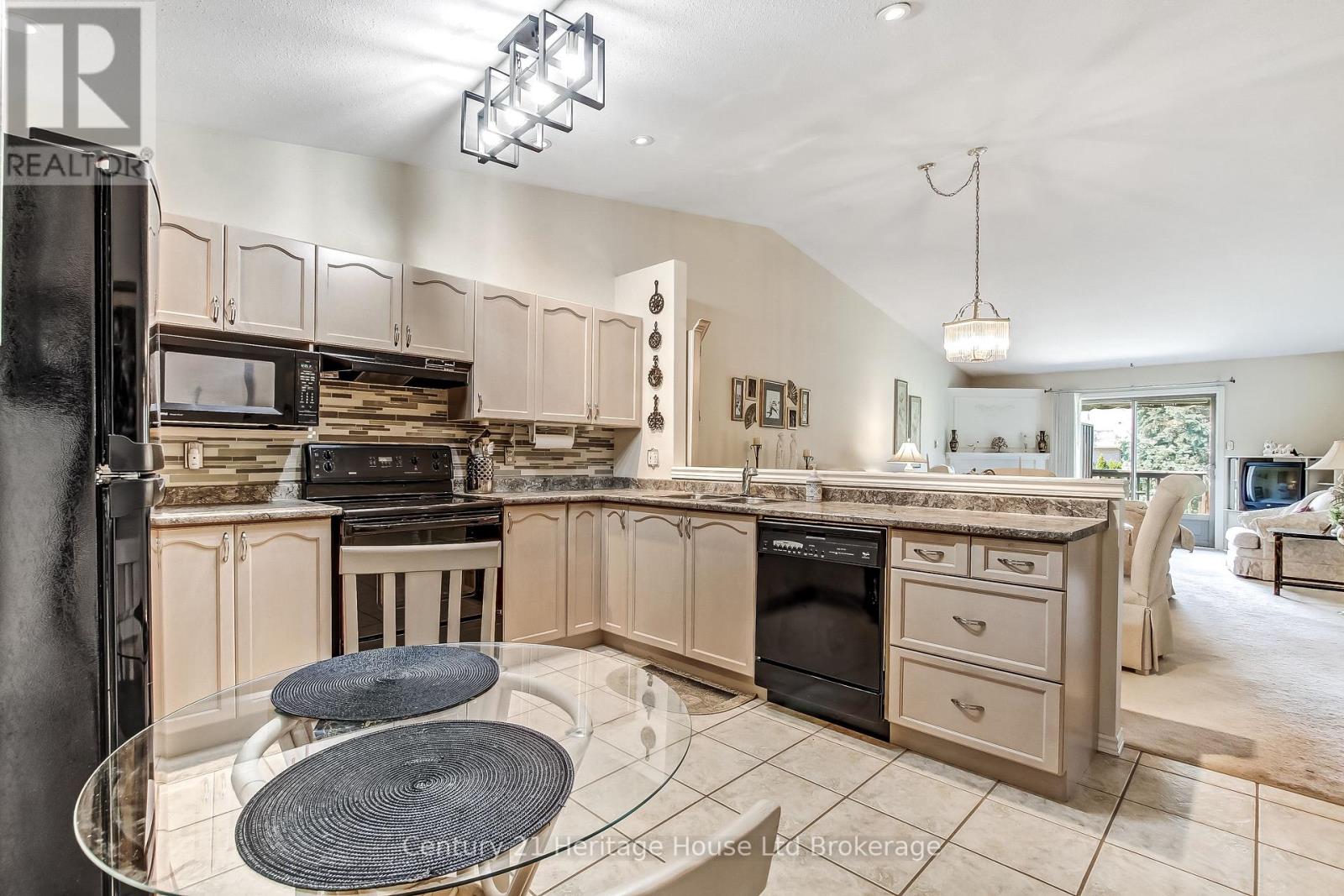 54 - 19 Hanlon Place, Brant, Ontario  N3L 4E7 - Photo 5 - X13208784