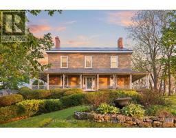 18 MAIN STREET E, Elizabethtown-Kitley, Ontario