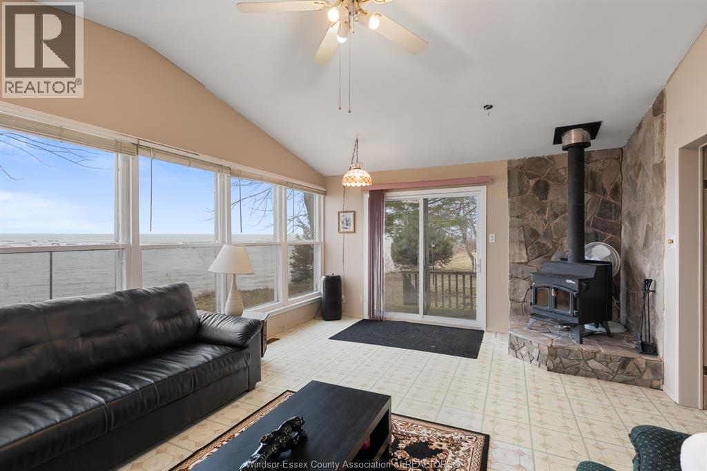 1956 Ocean Boulevard, Wheatley, Ontario  N0P 2P0 - Photo 5 - 26012392