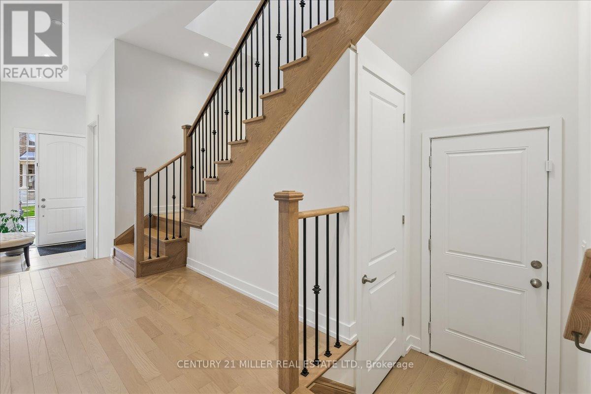 1358 Loon Lane, Oakville, Ontario  L6H 7Z8 - Photo 4 - W13208306