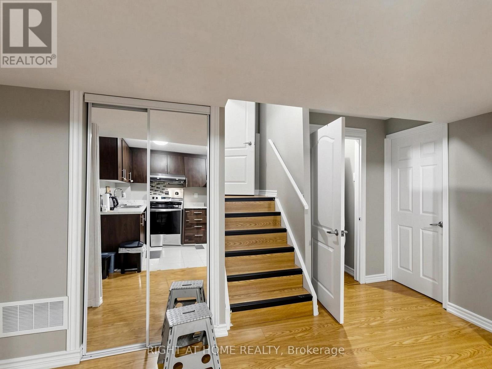 3815 Althorpe Circle, Mississauga, Ontario  L5N 7G3 - Photo 32 - W13208328