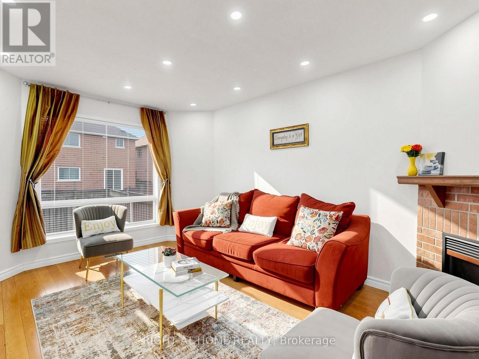 3815 Althorpe Circle, Mississauga, Ontario  L5N 7G3 - Photo 7 - W13208328