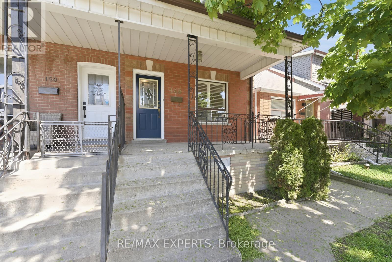 148 Ascot Avenue, Toronto, Ontario  M6E 1G4 - Photo 2 - W13208334