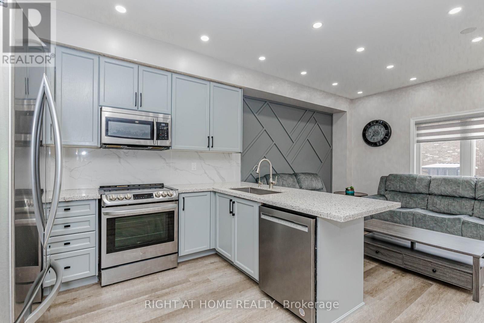 83 Crumlin Crescent, Brampton, Ontario  L6X 0Y4 - Photo 16 - W13208404