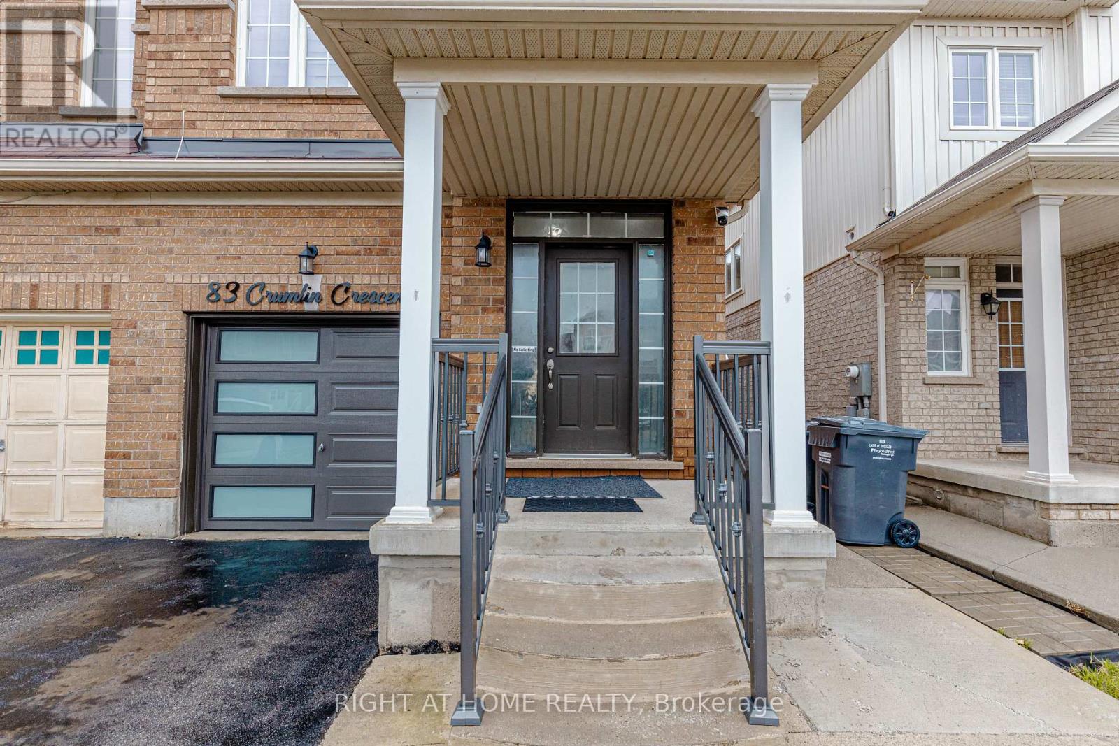 83 Crumlin Crescent, Brampton, Ontario  L6X 0Y4 - Photo 5 - W13208404