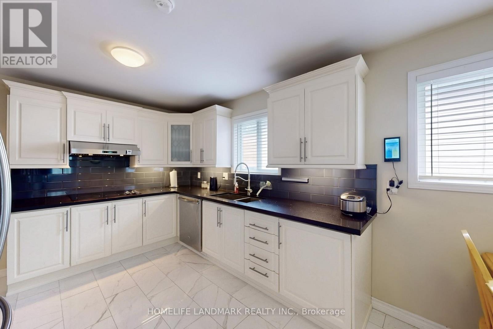 2603 Bromsgrove Road N, Mississauga, Ontario  L5J 1M1 - Photo 3 - W13208424