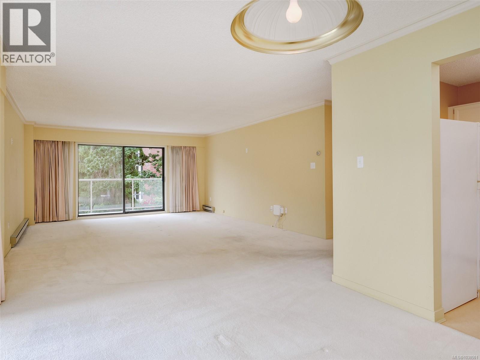 303 2125 Oak Bay Ave, Oak Bay, British Columbia  V8R 1G1 - Photo 10 - 1038501