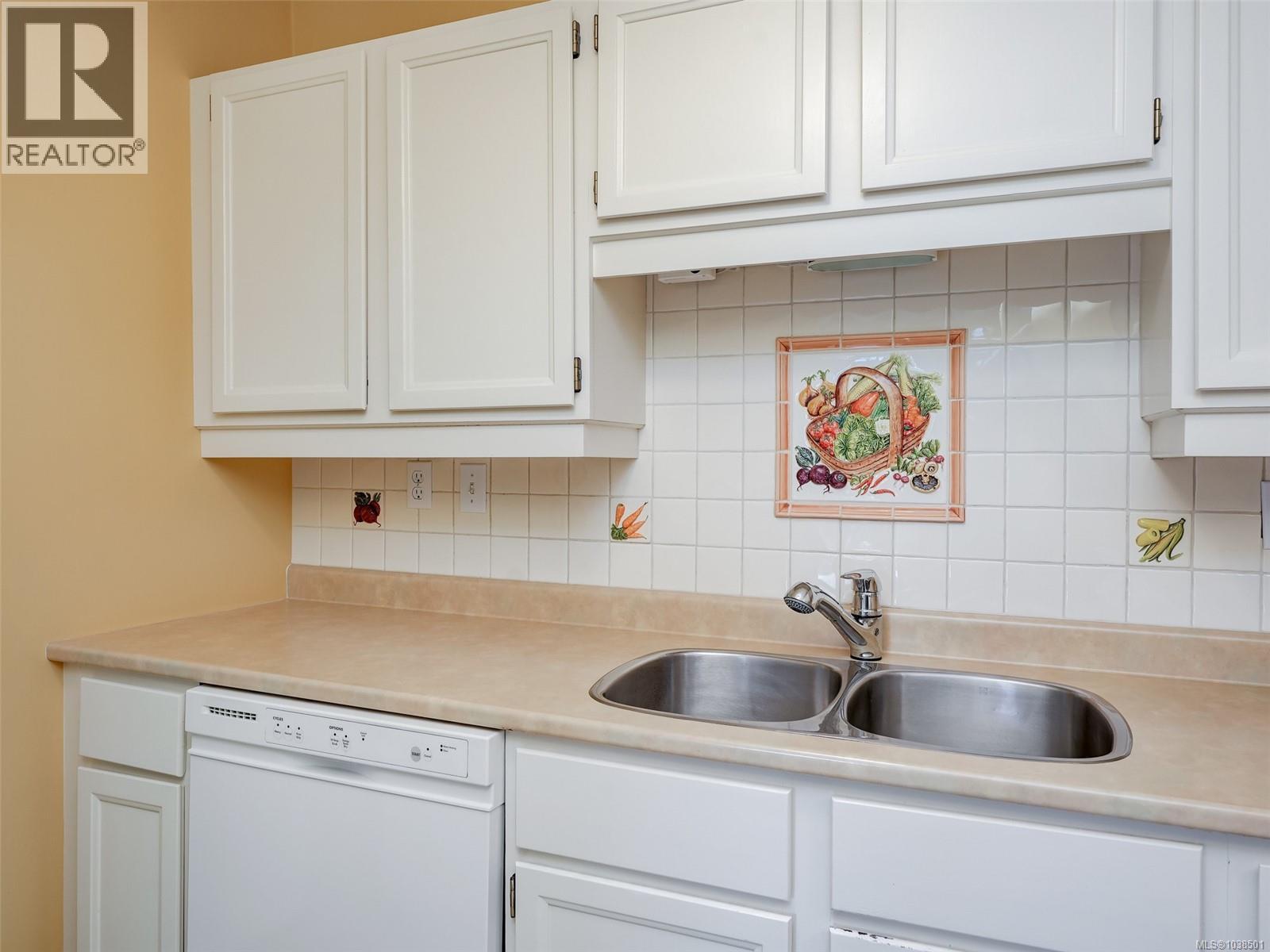 303 2125 Oak Bay Ave, Oak Bay, British Columbia  V8R 1G1 - Photo 12 - 1038501
