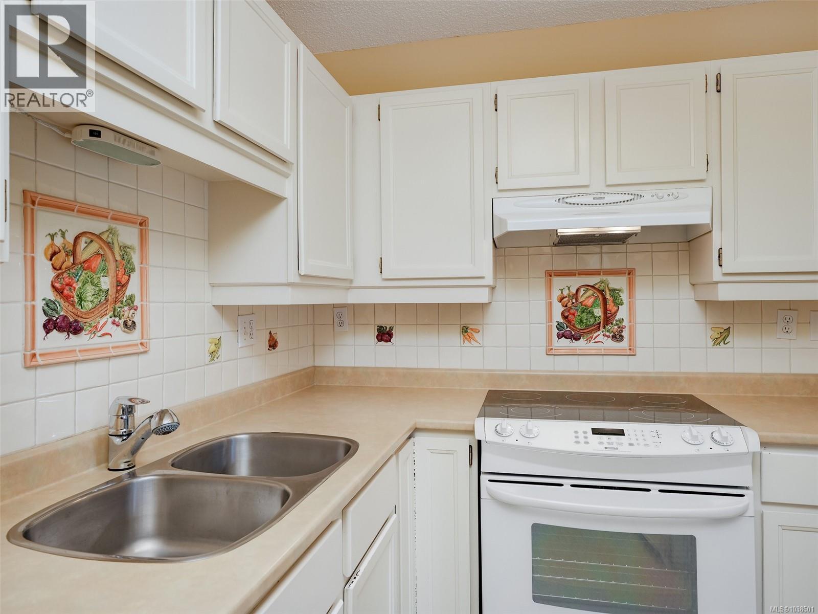 303 2125 Oak Bay Ave, Oak Bay, British Columbia  V8R 1G1 - Photo 13 - 1038501