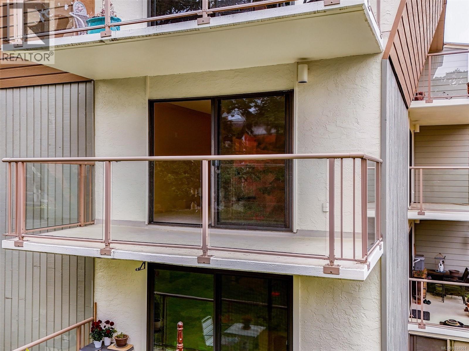 303 2125 Oak Bay Ave, Oak Bay, British Columbia  V8R 1G1 - Photo 31 - 1038501
