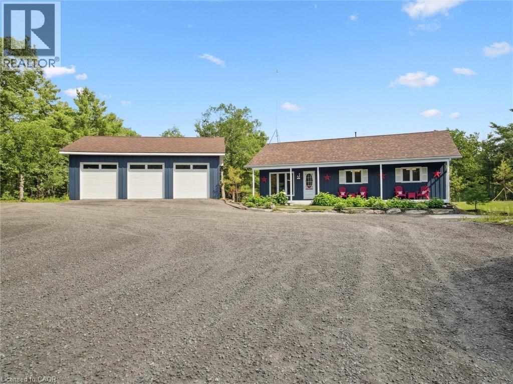 891 Peninsula Road, Gravenhurst, Ontario  P1P 0E2 - Photo 1 - 40834446