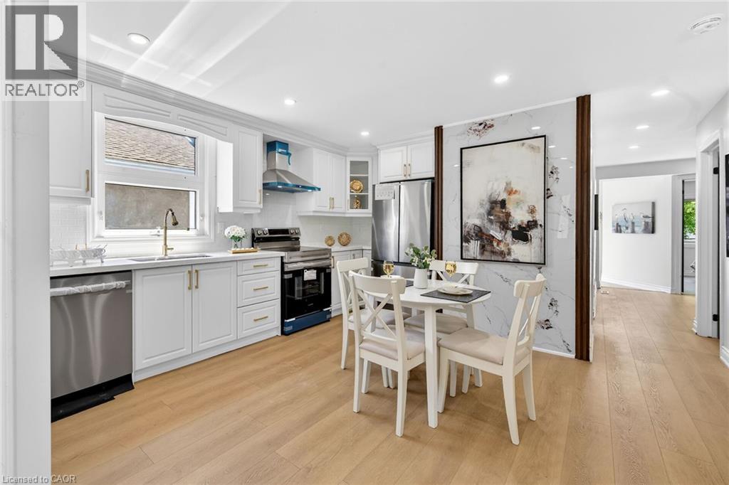 82 EAST 38TH Street, Hamilton, Ontario