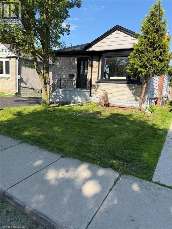 82 East 38th Street, Hamilton, Ontario  L8V 4E5 - Photo 3 - 40834419