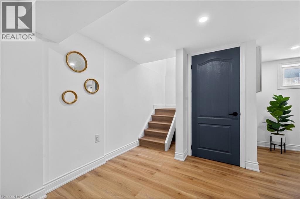 82 East 38th Street, Hamilton, Ontario  L8V 4E5 - Photo 34 - 40834419