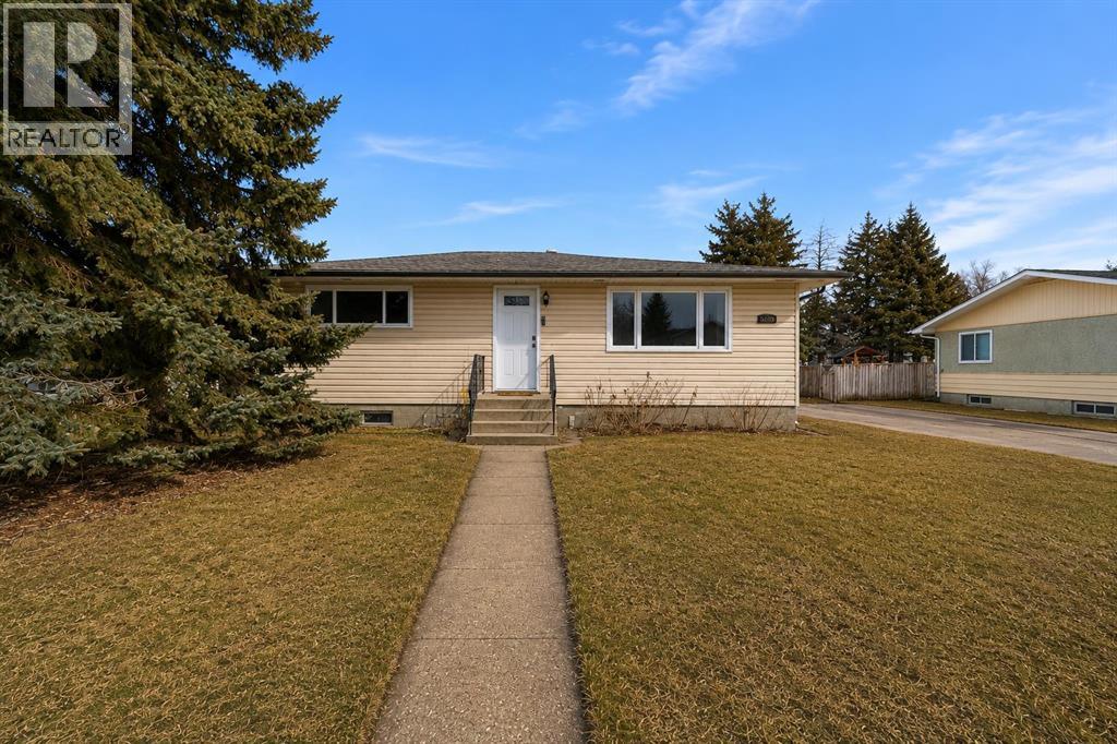 5228 53 Avenue, Viking, Alberta  T0B 4N0 - Photo 1 - A2281776