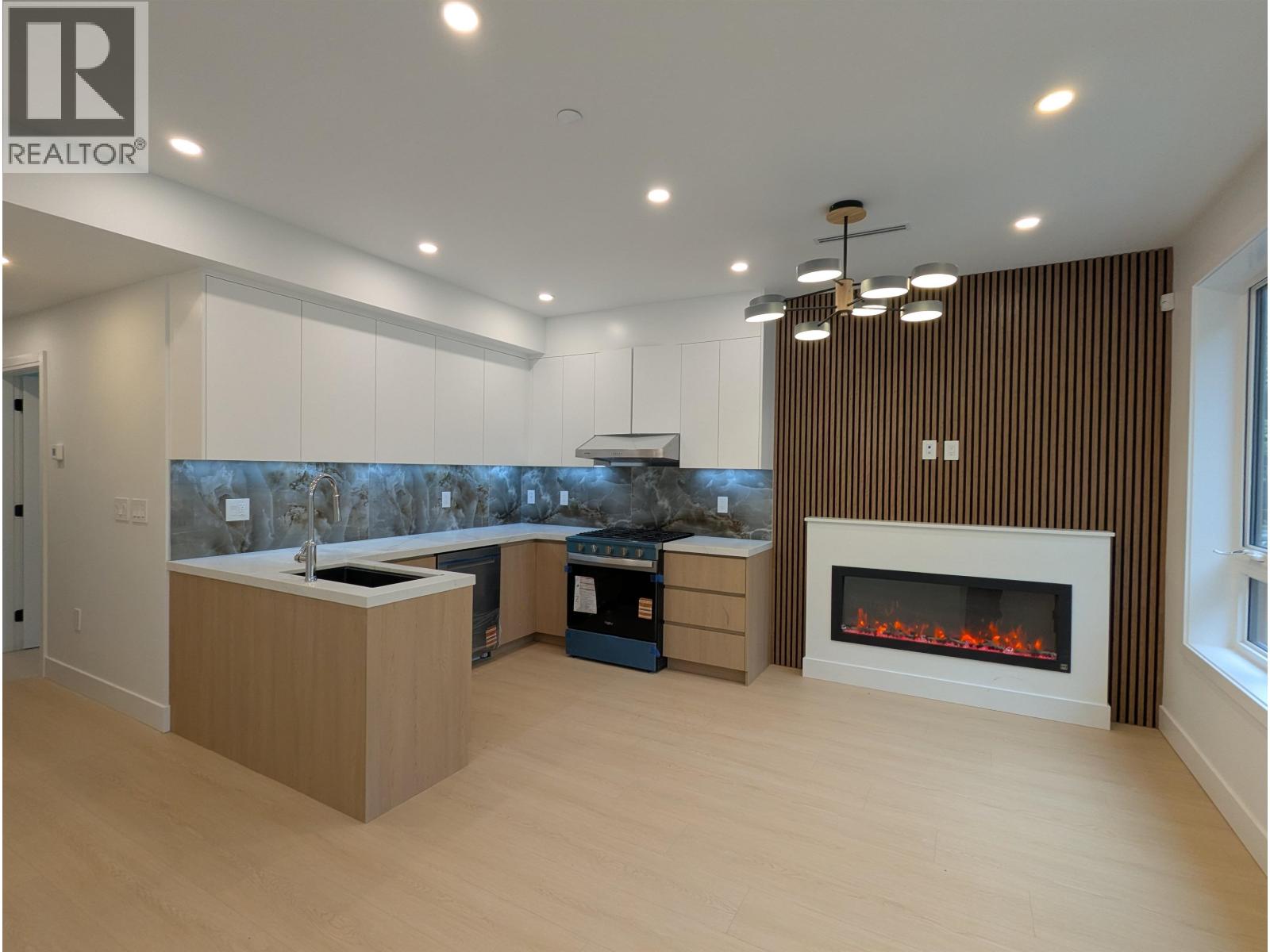 1 2893 ETON STREET, Vancouver, British Columbia
