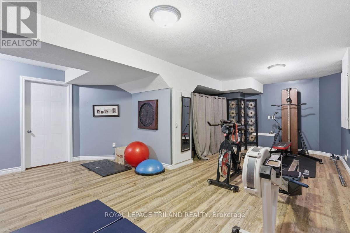 1108 Pleasantview Drive, London North, Ontario  N5X 4K3 - Photo 32 - X13208852