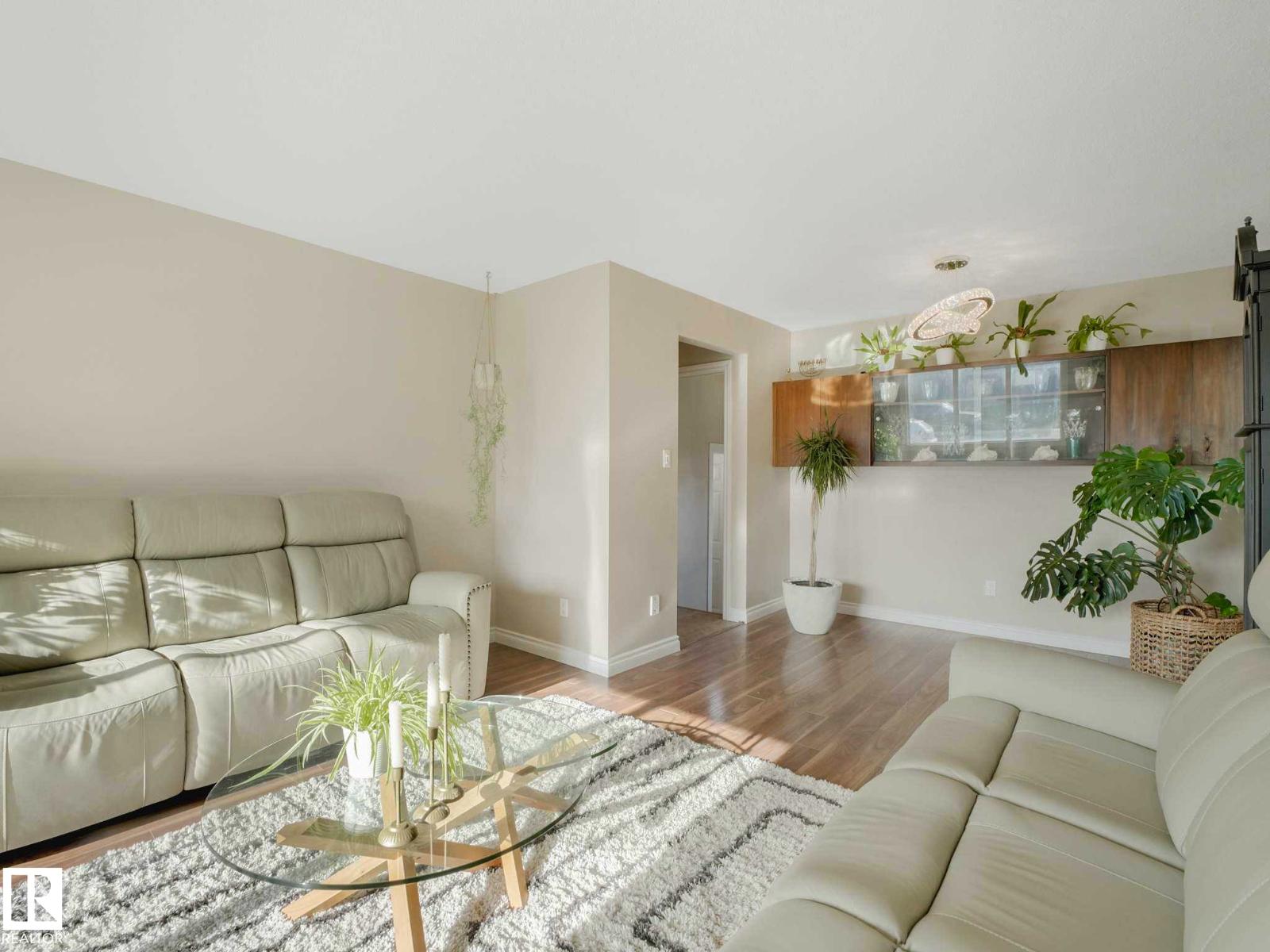 9207 169 St NW, Edmonton, Alberta  T5R 2X3 - Photo 10 - E4490420