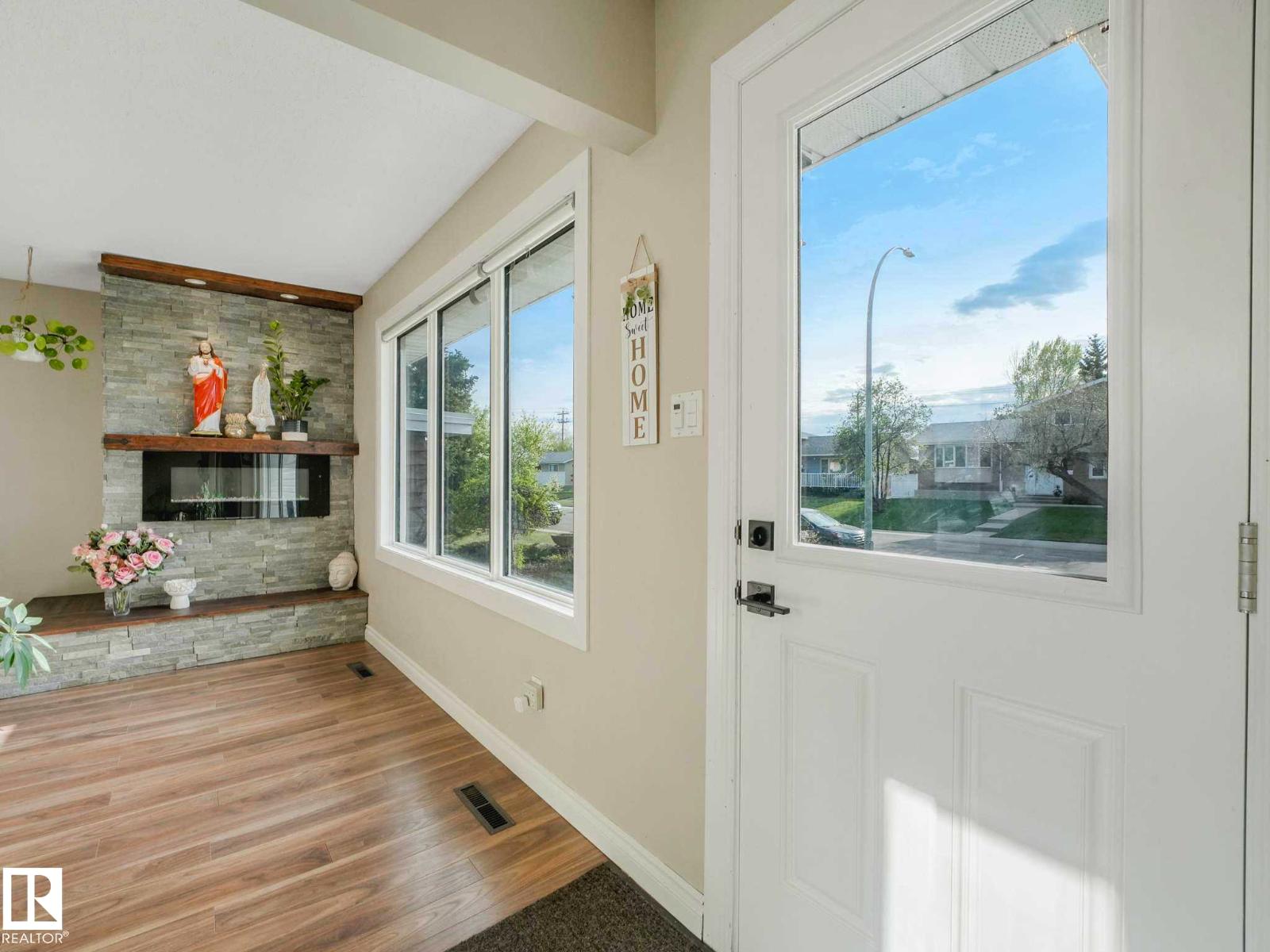 9207 169 St NW, Edmonton, Alberta  T5R 2X3 - Photo 4 - E4490420