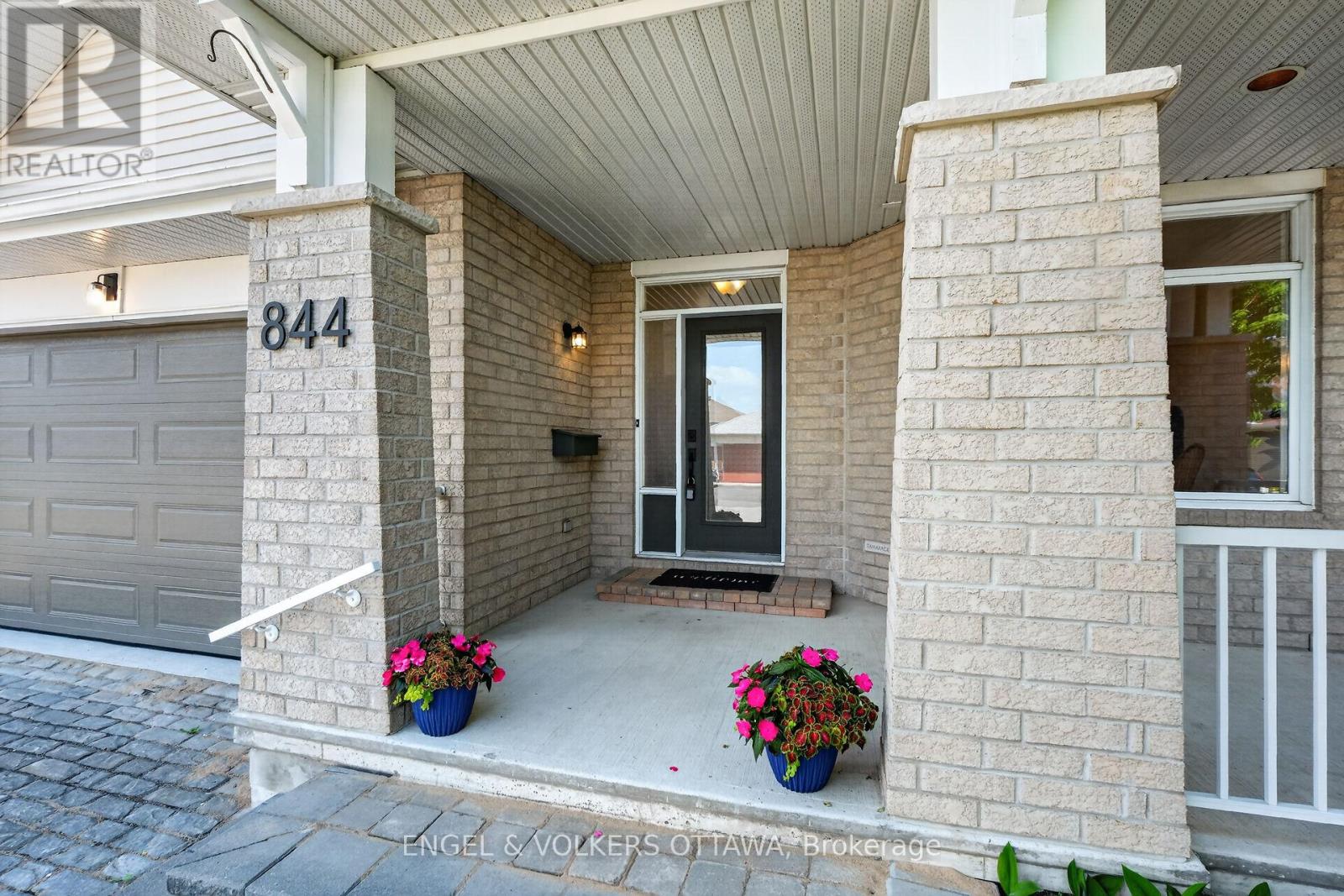 844 Swallowtail Crescent N, Ottawa, Ontario  K4A 4M5 - Photo 3 - X13208504
