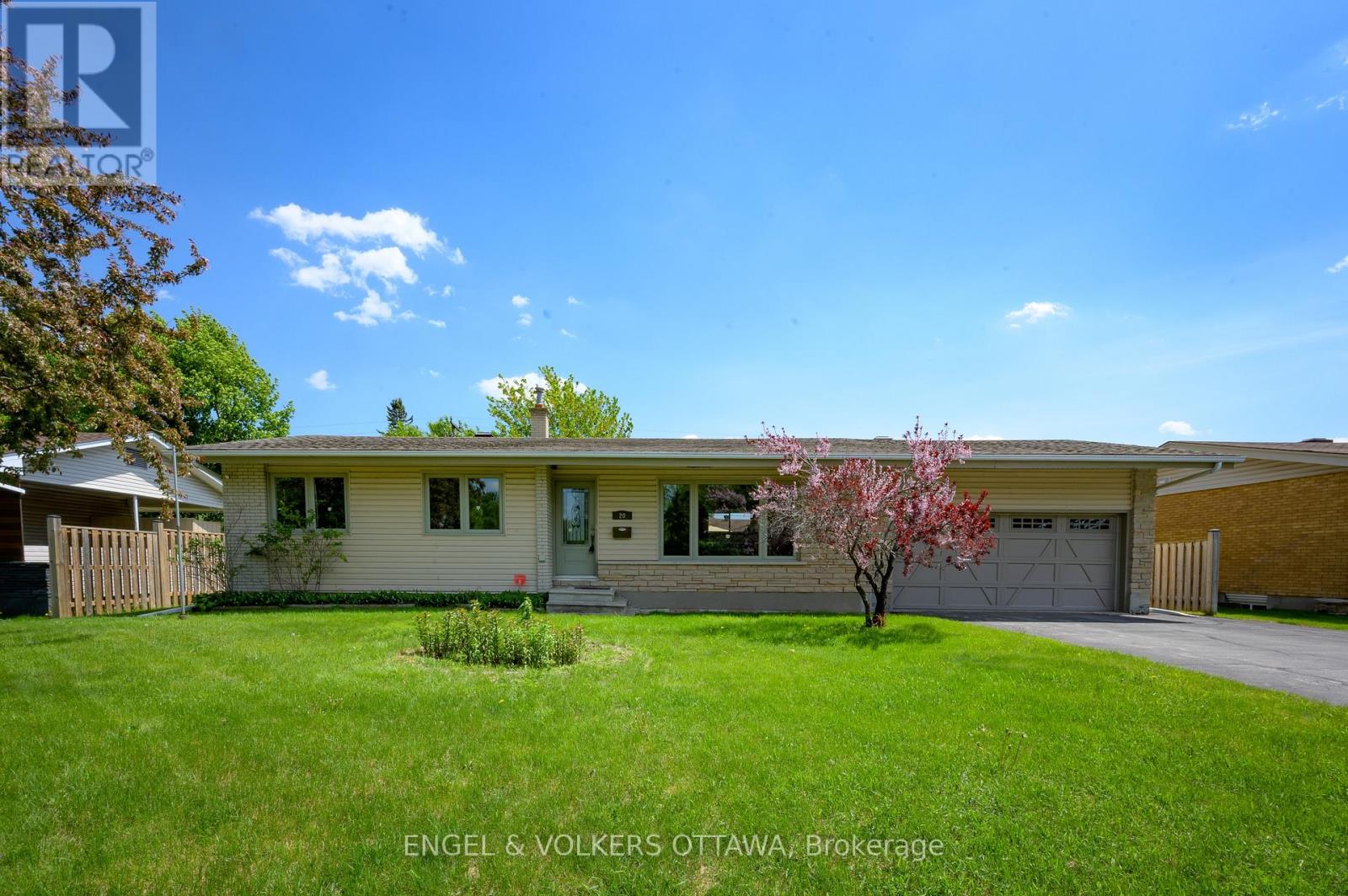 20 MAJESTIC DRIVE, Ottawa, Ontario