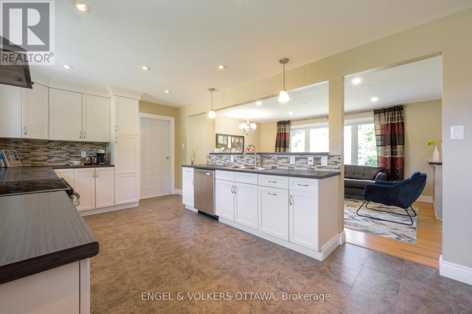 20 Majestic Drive, Ottawa, Ontario  K2G 1C7 - Photo 11 - X13208758