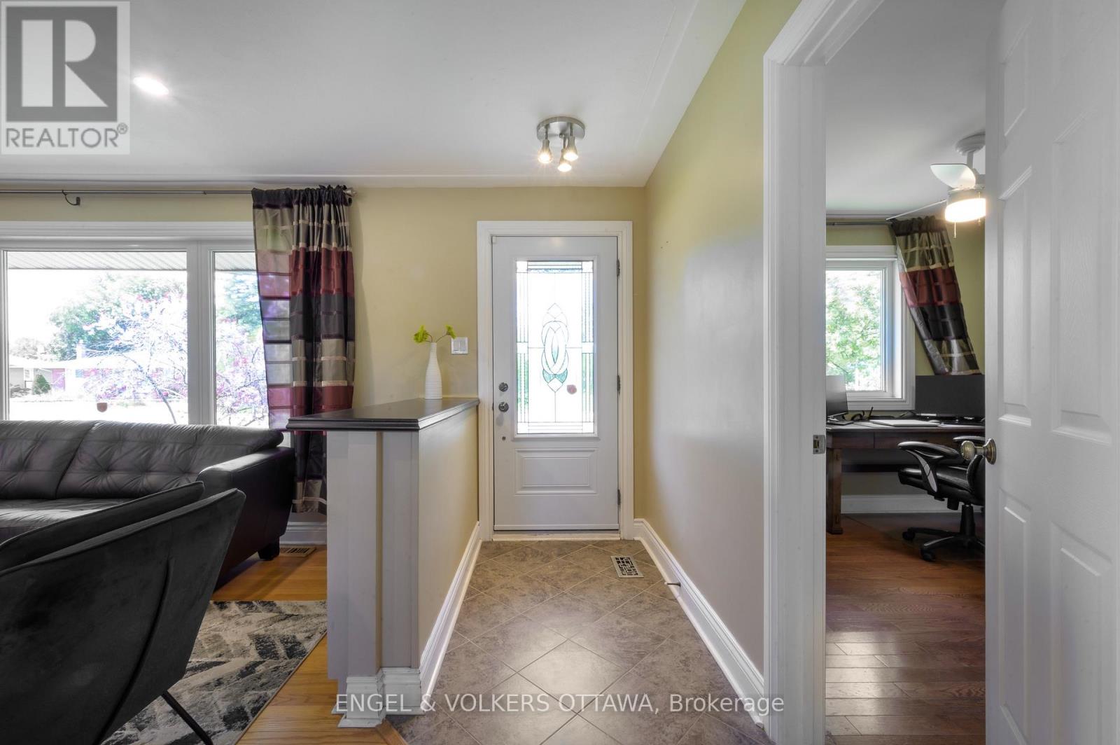20 Majestic Drive, Ottawa, Ontario  K2G 1C7 - Photo 4 - X13208758