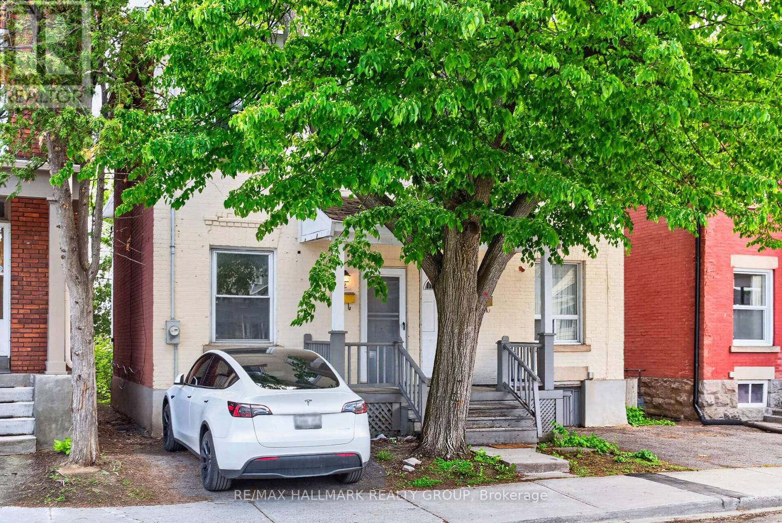 212 Arlington Avenue, Ottawa, Ontario  K1R 5S9 - Photo 2 - X13208786
