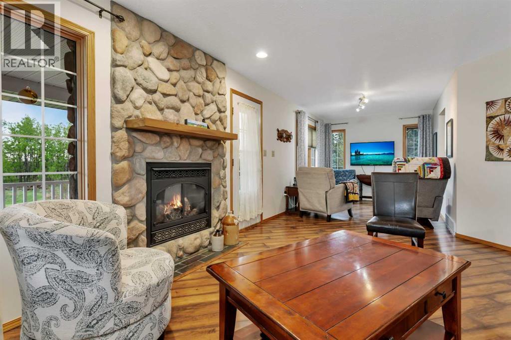 203, 33021 Range Road 44, Rural Mountain View County, Alberta  T0M 1X0 - Photo 11 - A2314756