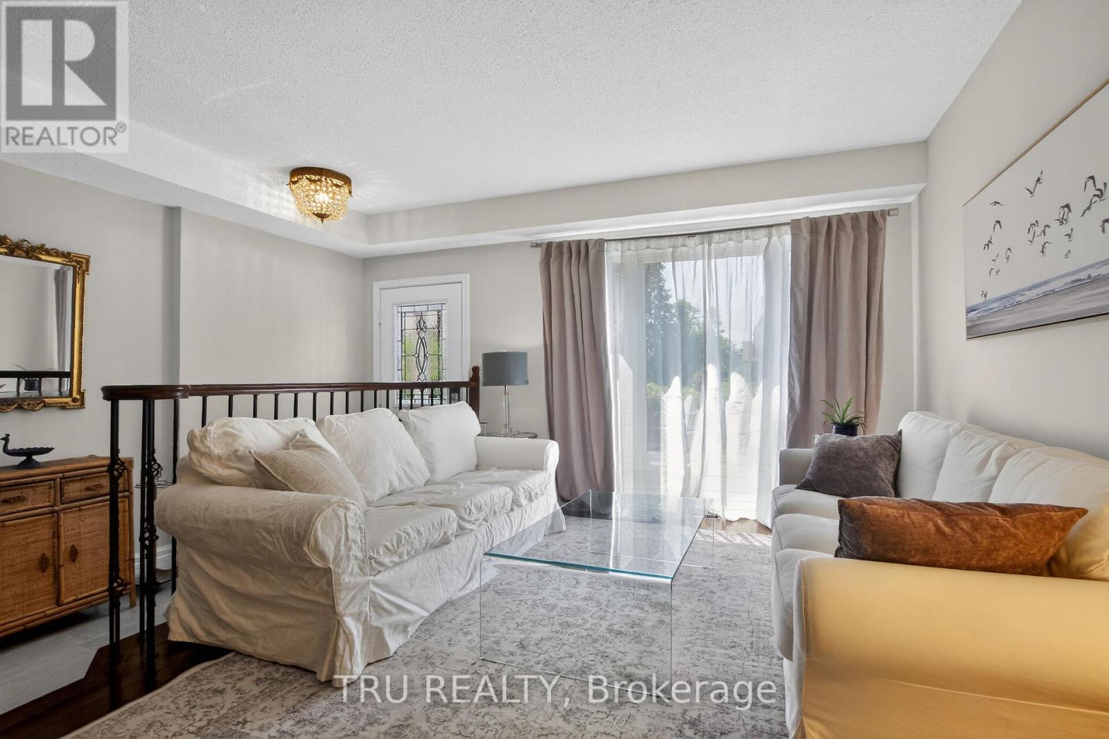 2769 Massicotte Lane, Ottawa, Ontario  K1T 3H1 - Photo 5 - X13208496