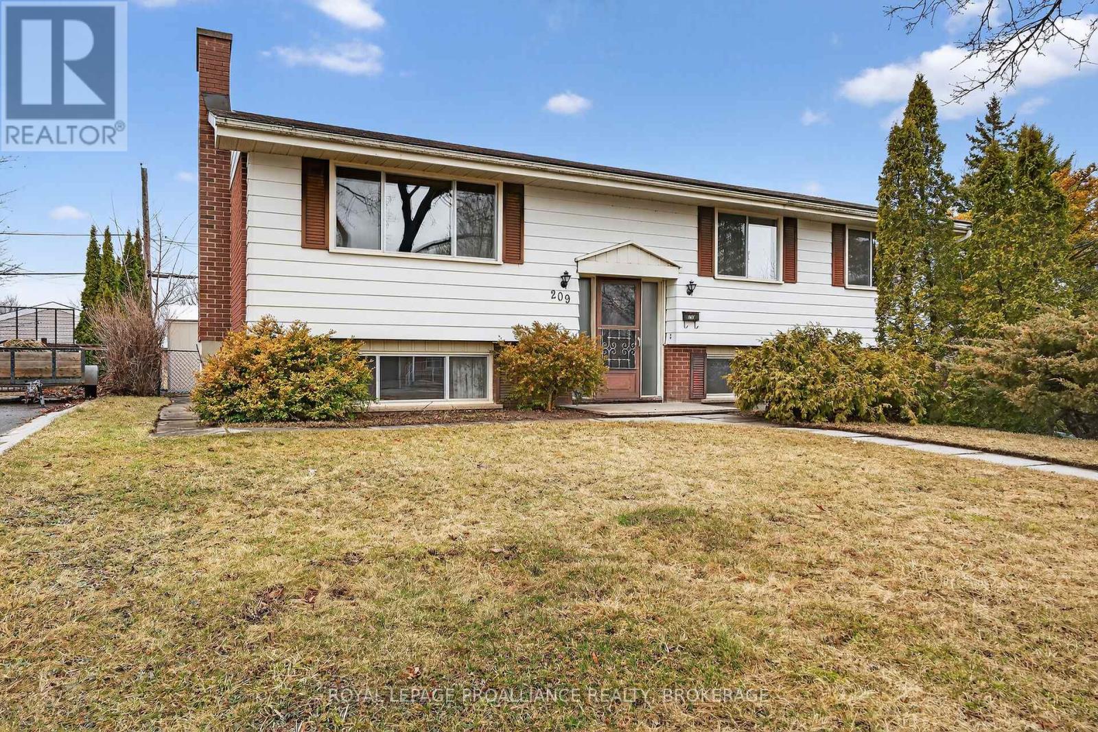 209 Glen Castle Road, Kingston, Ontario  K7M 4N7 - Photo 2 - X13208502