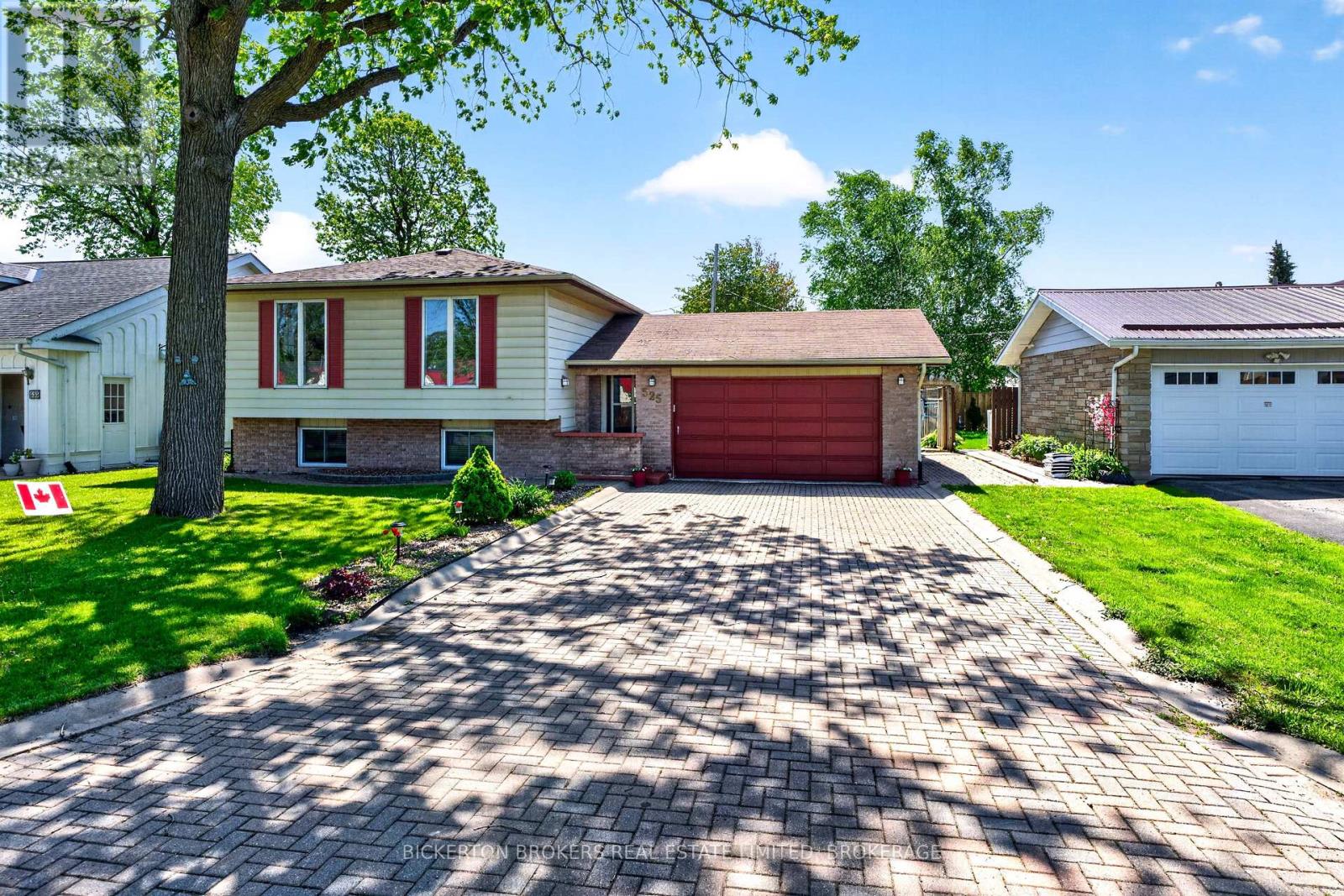 525 PINE STREET E, Gananoque, Ontario
