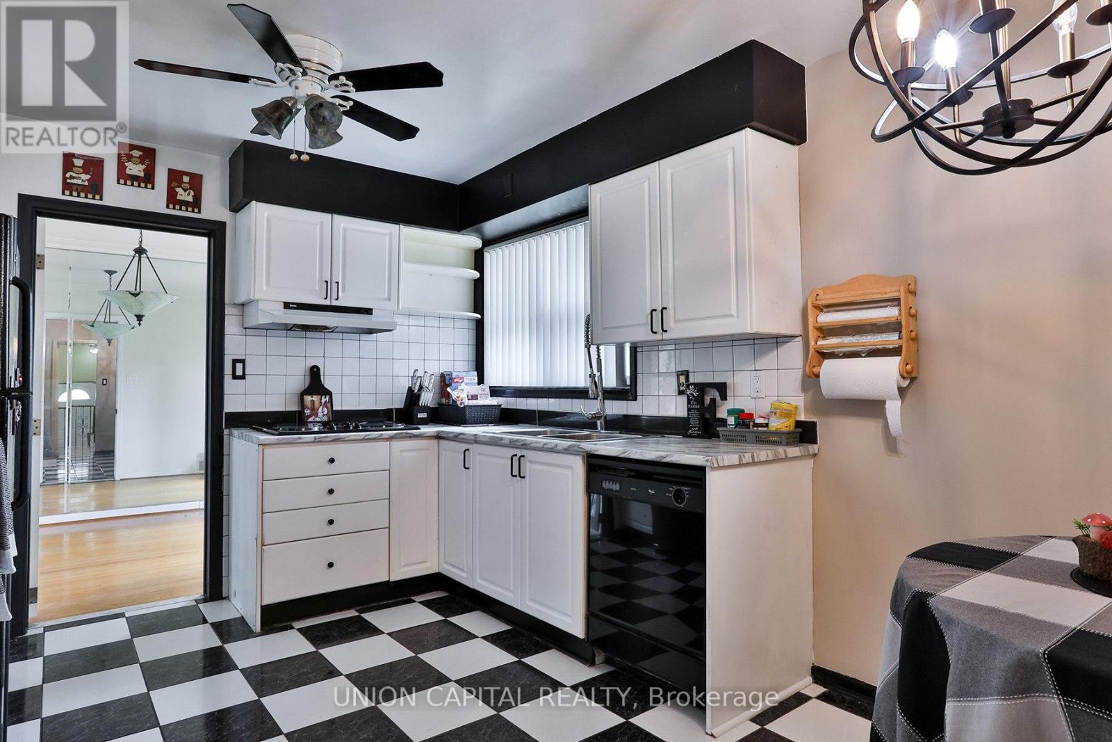 228 Maxwell Street, Toronto, Ontario  M3H 5B7 - Photo 11 - C13208744