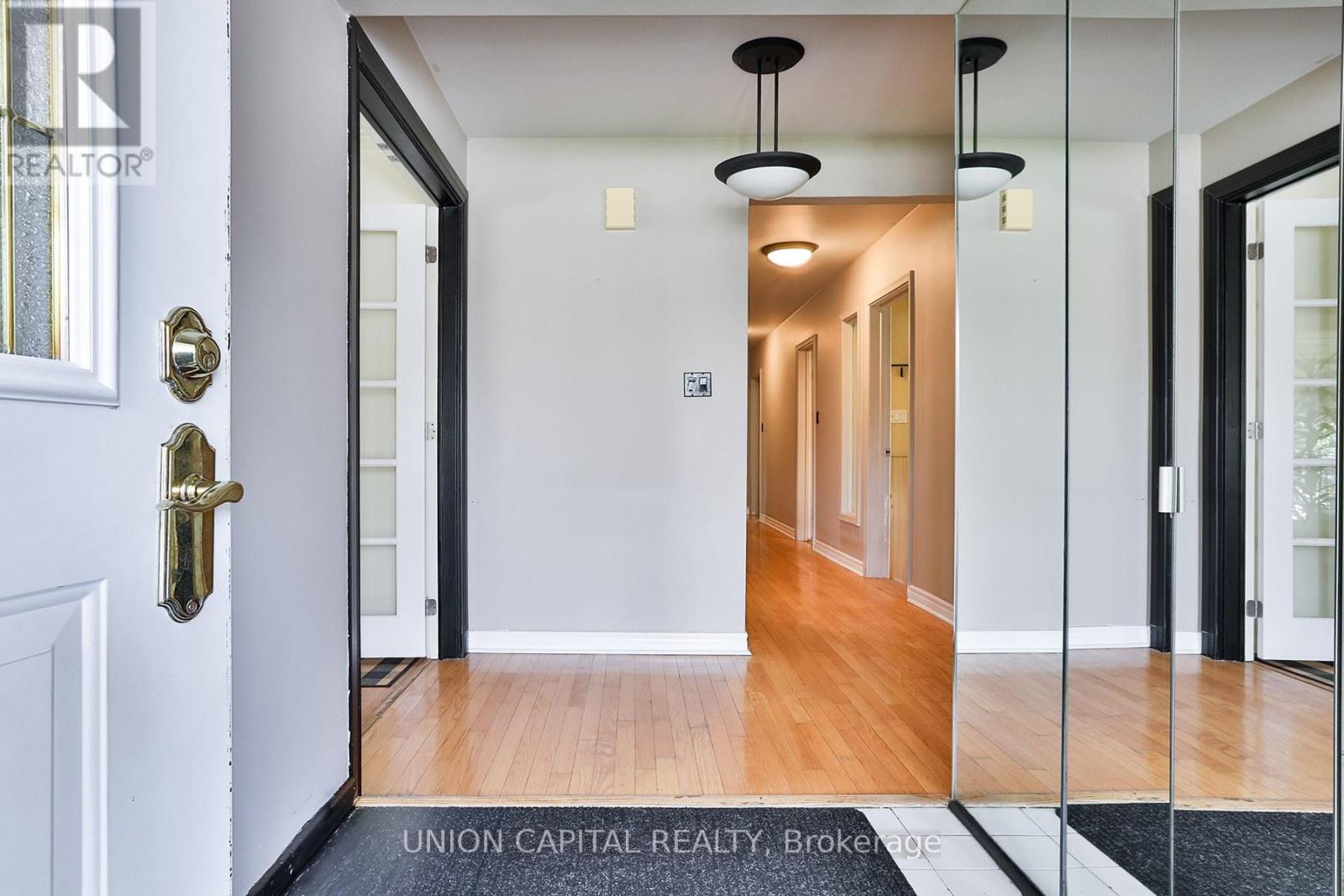 228 Maxwell Street, Toronto, Ontario  M3H 5B7 - Photo 2 - C13208744