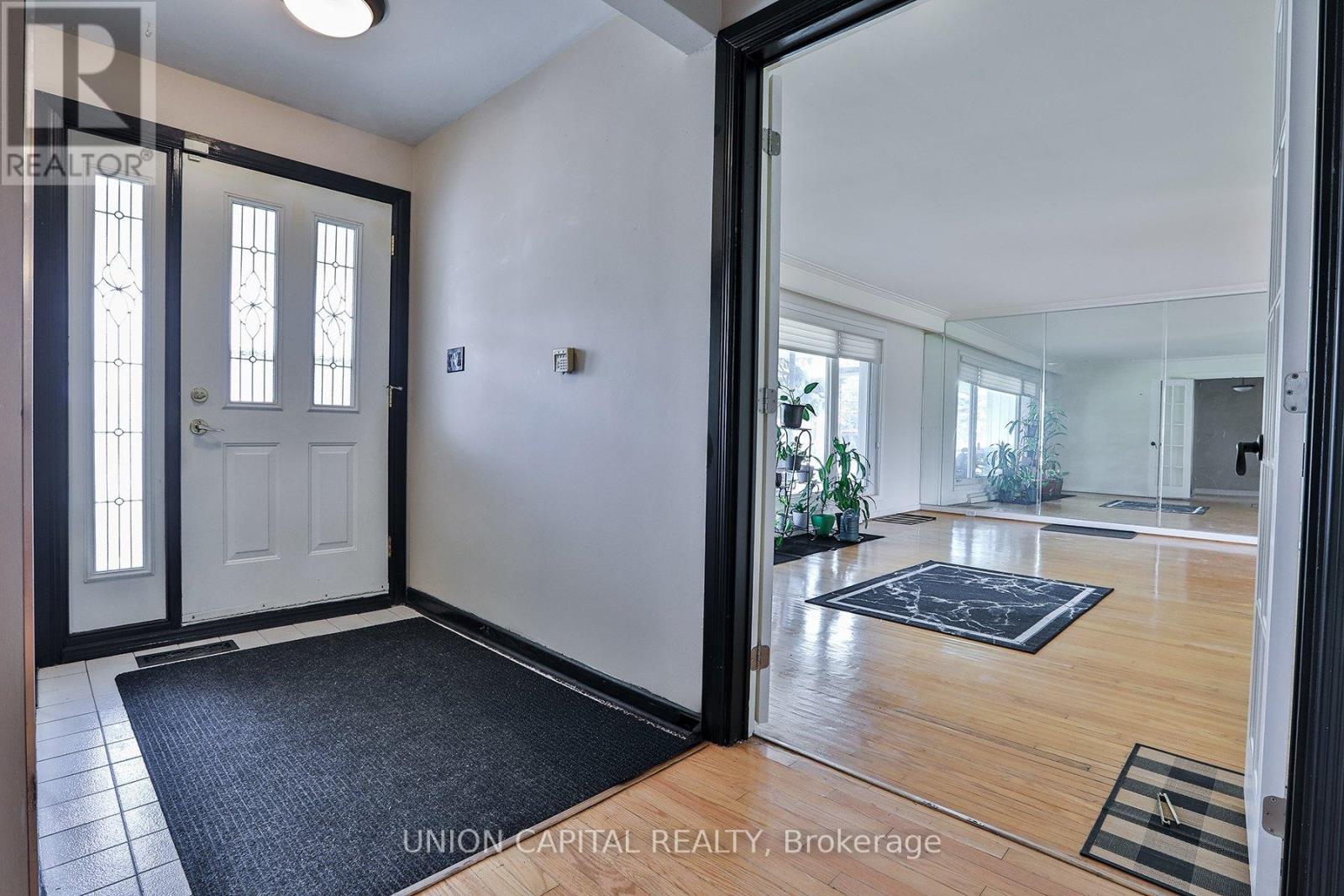 228 Maxwell Street, Toronto, Ontario  M3H 5B7 - Photo 3 - C13208744