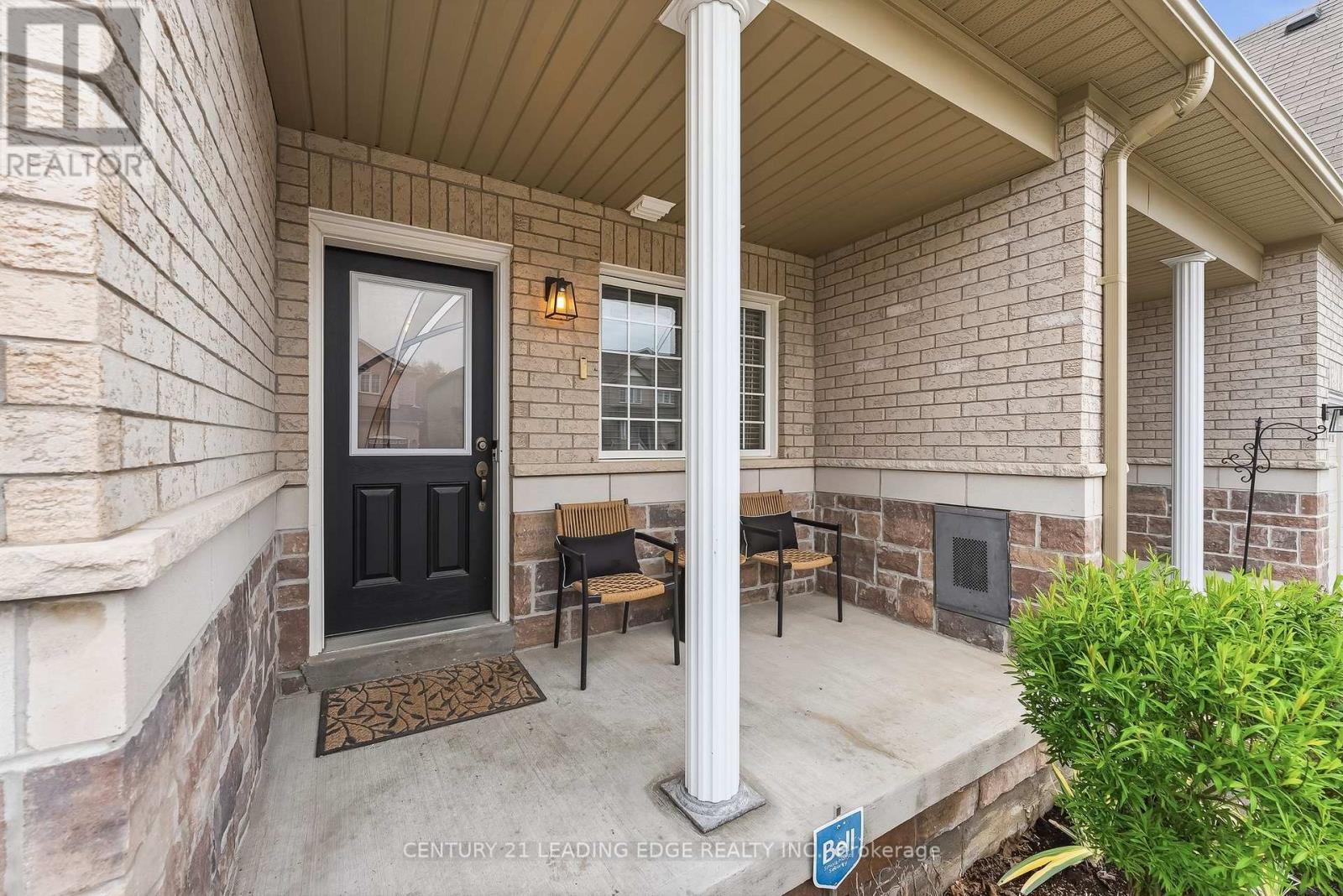 30 Page Place, Clarington, Ontario  L1E 2E8 - Photo 5 - E13208514