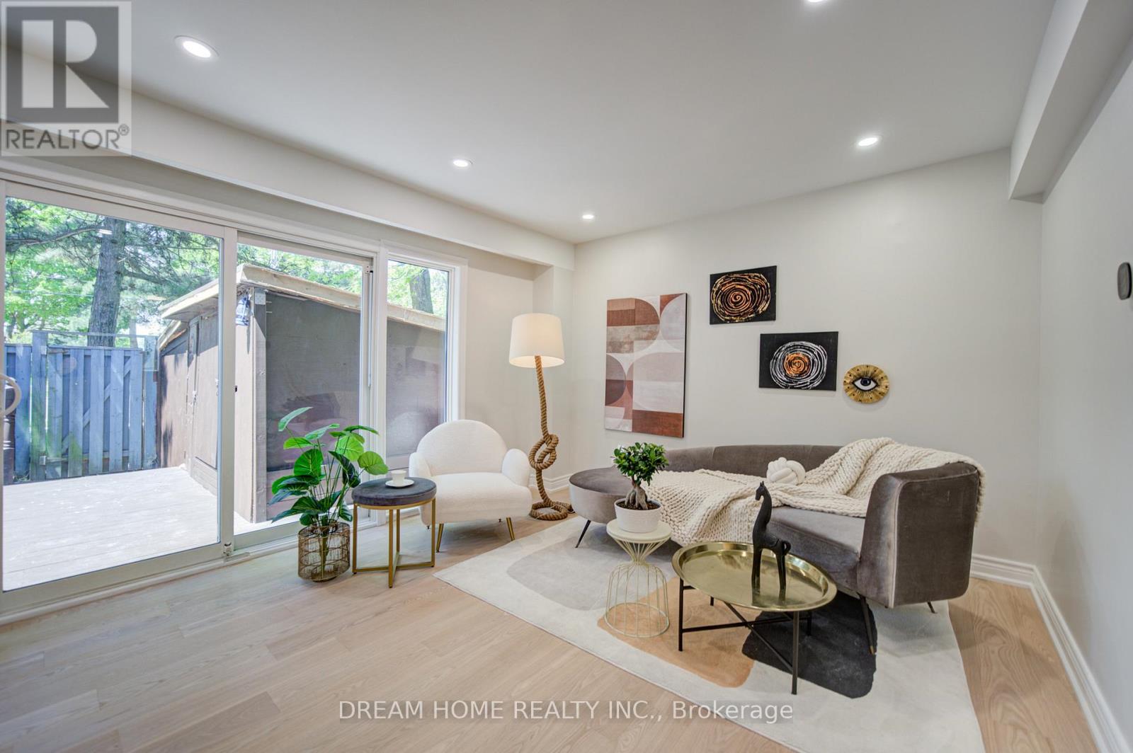 12 Bonis Avenue, Toronto, Ontario  M1T 2V1 - Photo 4 - E13208540