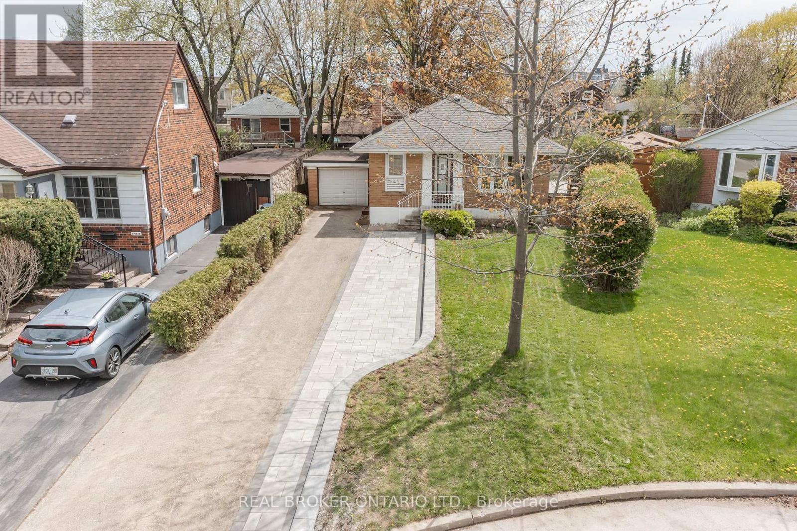32 Christina Crescent, Toronto, Ontario  M1R 4H6 - Photo 2 - E13208556