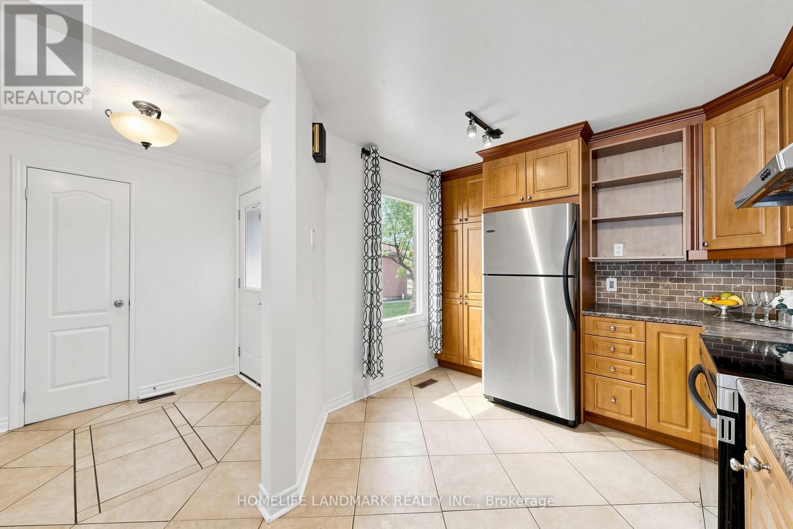 37 Treetops Court, Toronto, Ontario  M1V 2B9 - Photo 17 - E13208646