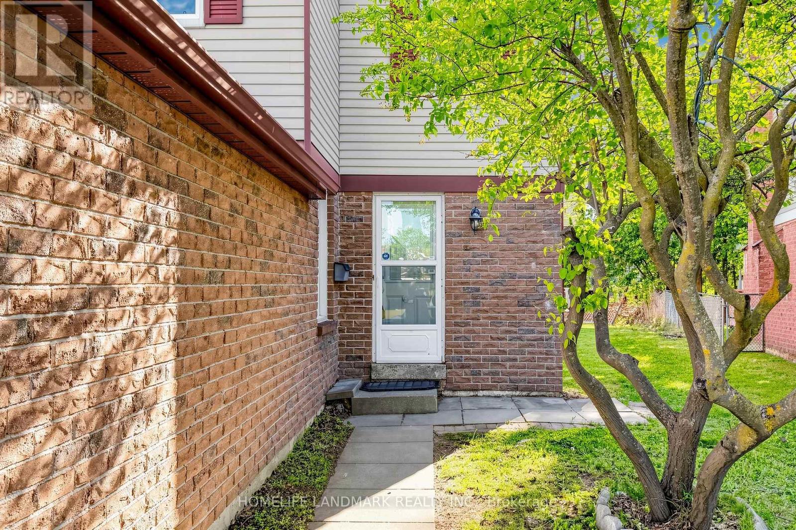37 Treetops Court, Toronto, Ontario  M1V 2B9 - Photo 3 - E13208646