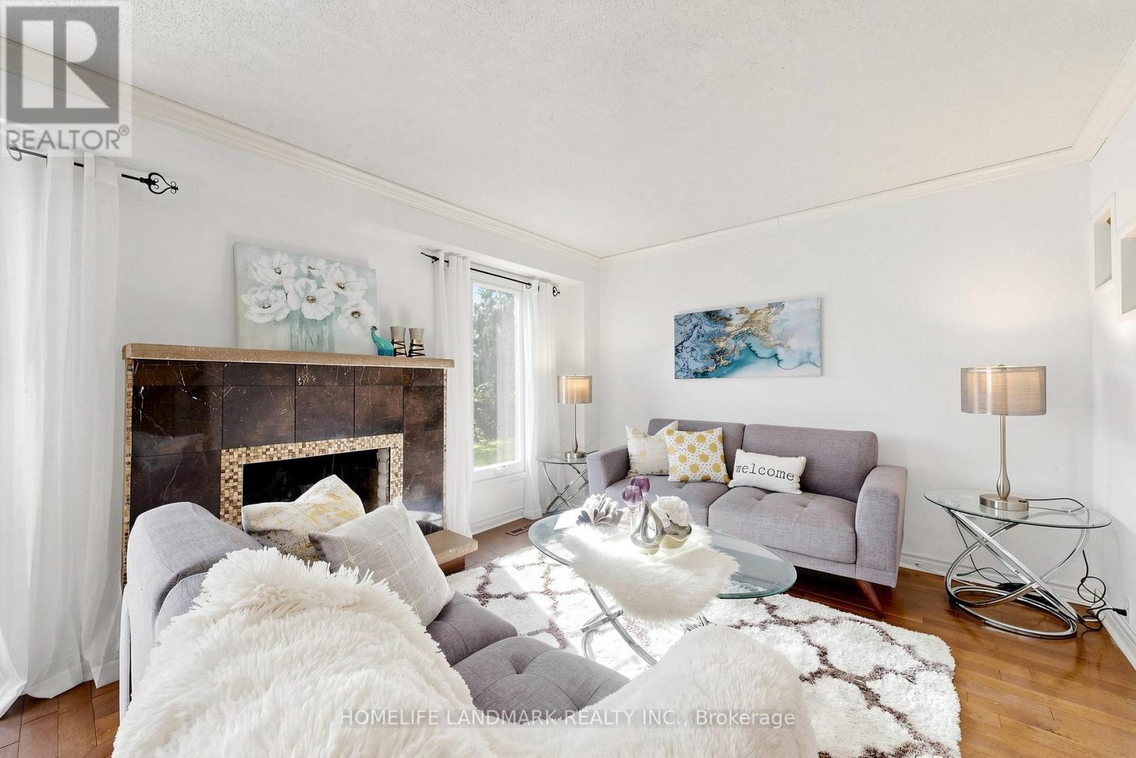 37 Treetops Court, Toronto, Ontario  M1V 2B9 - Photo 4 - E13208646