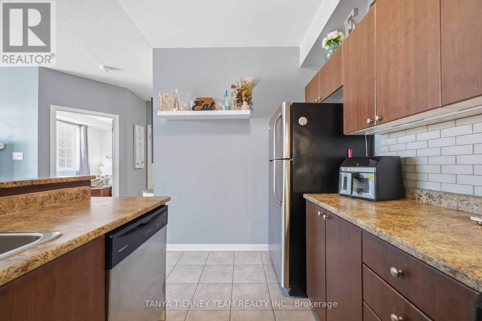 307 - 52 Harvey Johnston Way, Whitby, Ontario  L1M 0J7 - Photo 21 - E13208724