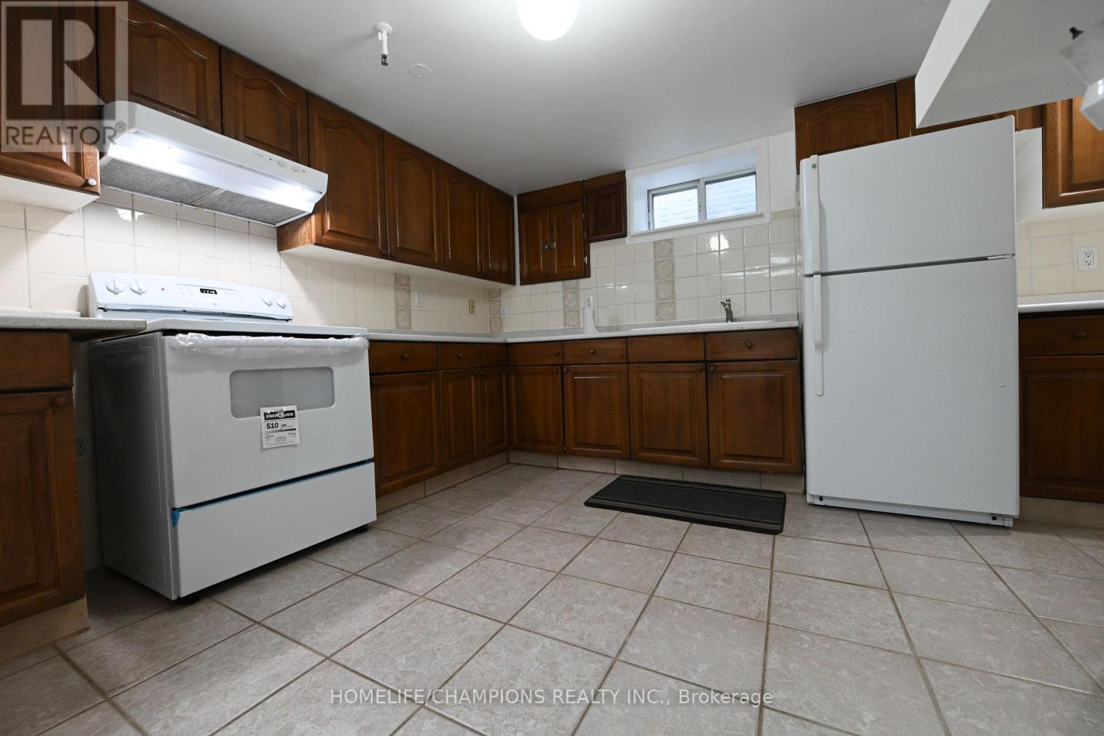80 Keyworth Trail, Toronto, Ontario  M1S 2V1 - Photo 4 - E13208728