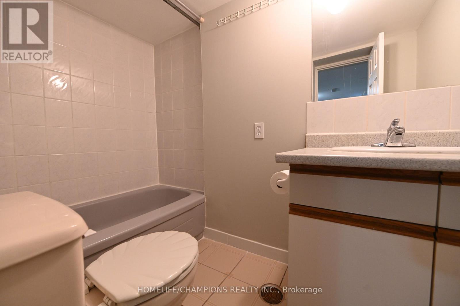 80 Keyworth Trail, Toronto, Ontario  M1S 2V1 - Photo 7 - E13208728