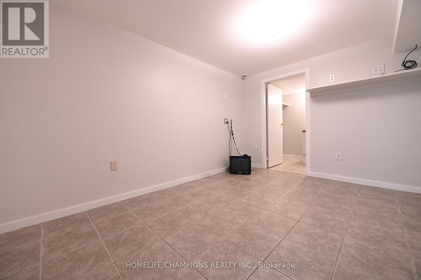 80 Keyworth Trail, Toronto, Ontario  M1S 2V1 - Photo 8 - E13208728